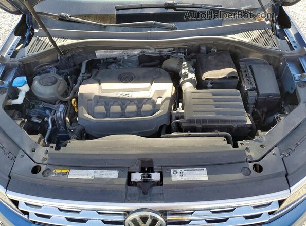 3VV4B7AX1JM208615 2018 VOLKSWAGEN TIGUAN Blue Vista del compartimento del motor