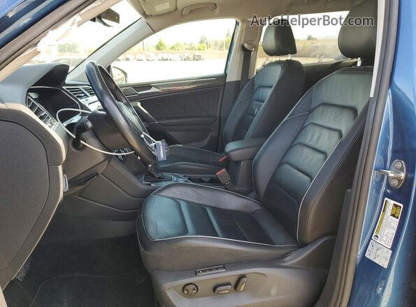 3VV4B7AX1JM208615 2018 VOLKSWAGEN TIGUAN Blue Vista interior delantera