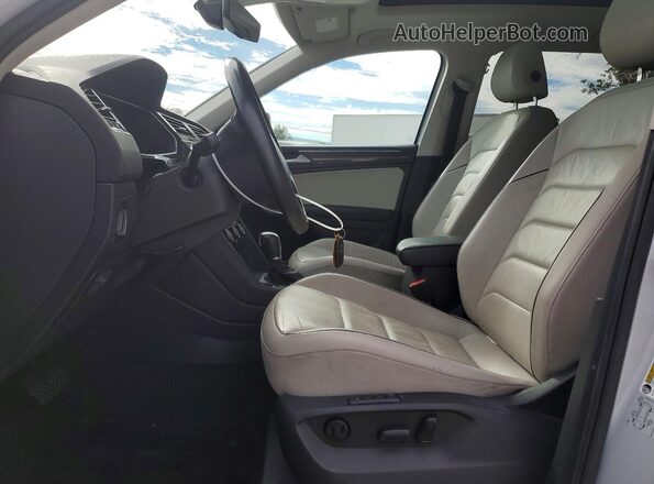 3VV4B7AX2KM038802 2019 VOLKSWAGEN TIGUAN Gray Widok wnętrza z przodu