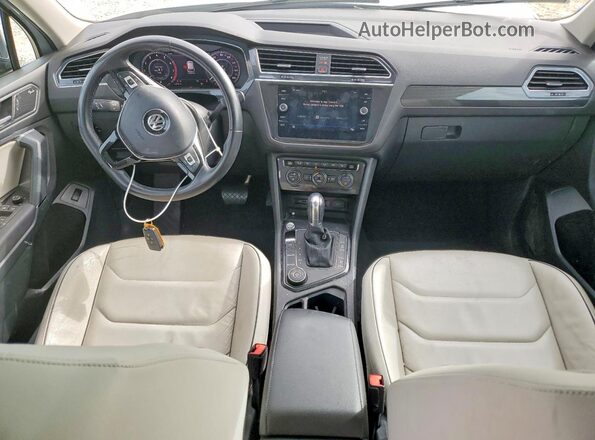 3VV4B7AX2KM038802 2019 VOLKSWAGEN TIGUAN Gray Widok deski rozdzielczej