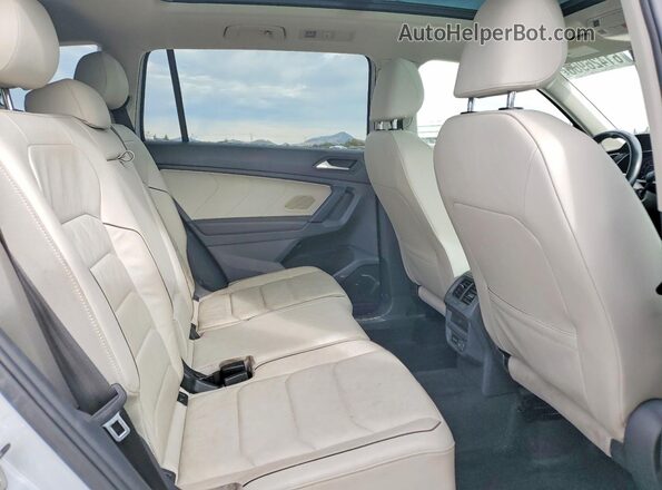 3VV4B7AX2KM038802 2019 VOLKSWAGEN TIGUAN Gray Widok wnętrza z tyłu