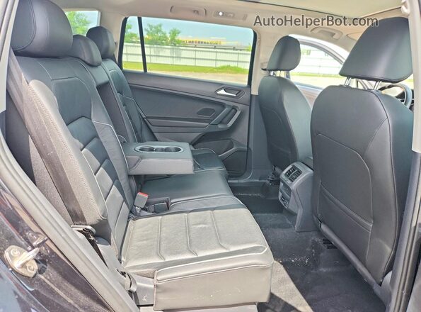 3VV4B7AX4KM102077 2019 VOLKSWAGEN TIGUAN Black Հետևի նստատեղերի տեսք