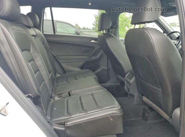 3VV4B7AX5MM097216 2021 VOLKSWAGEN TIGUAN White Rear interior view