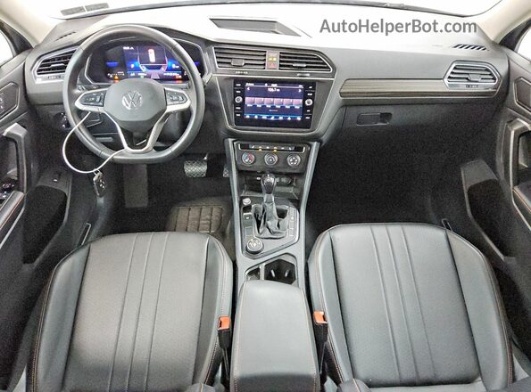 3VV5B7AX8RM210006 2024 VOLKSWAGEN TIGUAN Gray Dashboard view