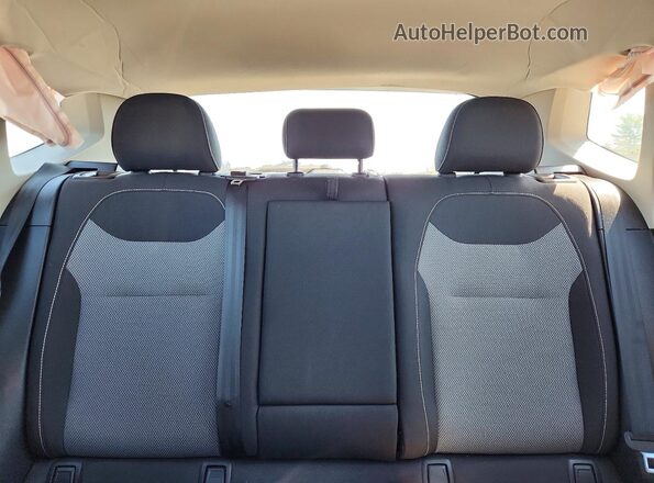 3VV5X7B24RM074669 2024 VOLKSWAGEN TAOS Gray Vista de los asientos traseros
