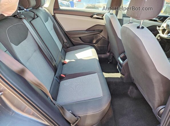 3VV5X7B24RM074669 2024 VOLKSWAGEN TAOS Gray Vista interior trasera