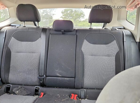 3VV5X7B2XRM106704 2024 VOLKSWAGEN TAOS Silver Widok tylnych siedzeń