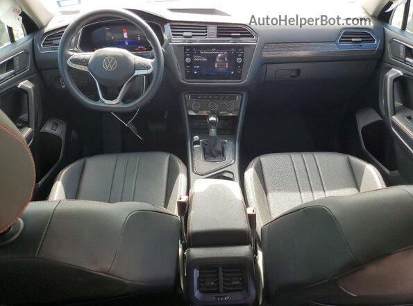 3VV6B7AX5RM223428 2024 VOLKSWAGEN TIGUAN Gray Widok deski rozdzielczej