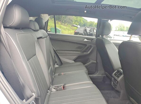 3VV8B7AX2NM146827 2022 VOLKSWAGEN TIGUAN Silver უკანა სალონის ხედი