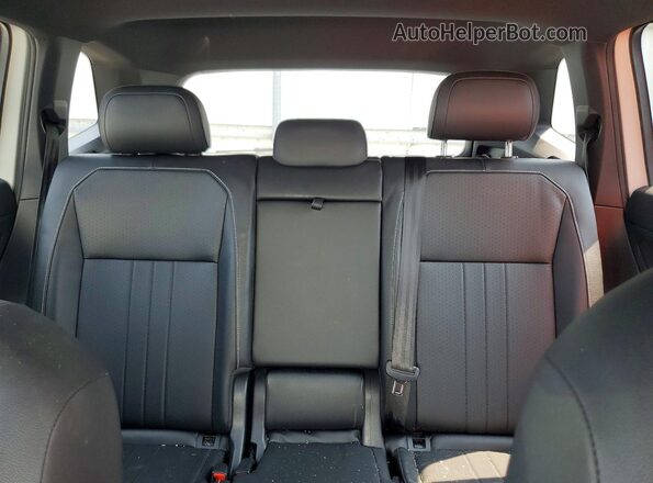 3VV8B7AX6NM144854 2022 VOLKSWAGEN TIGUAN Белый Вид задних сидений