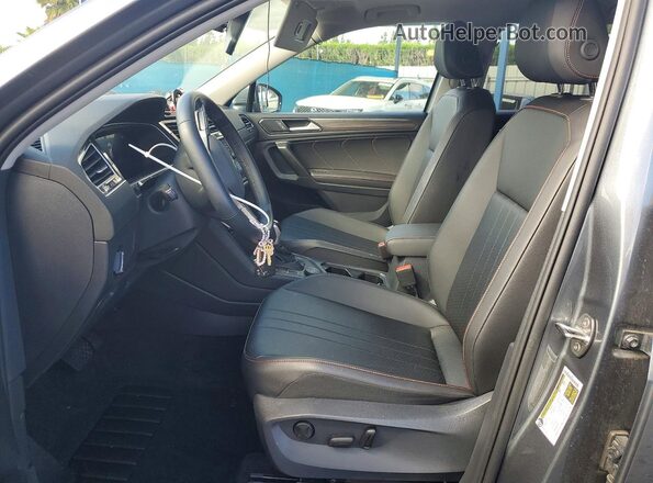 3VVAB7AX2RM217726 2024 VOLKSWAGEN TIGUAN Charcoal Вид салону спереду