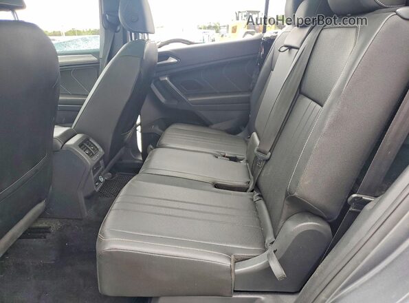 3VVCB7AX4PM057306 2023 VOLKSWAGEN TIGUAN Gray Rear interior view