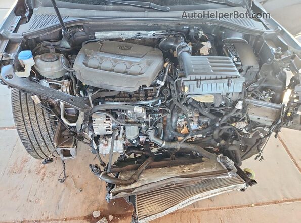 3VVCB7AX8RM099402 2024 VOLKSWAGEN TIGUAN Gray Vista del compartimento del motor