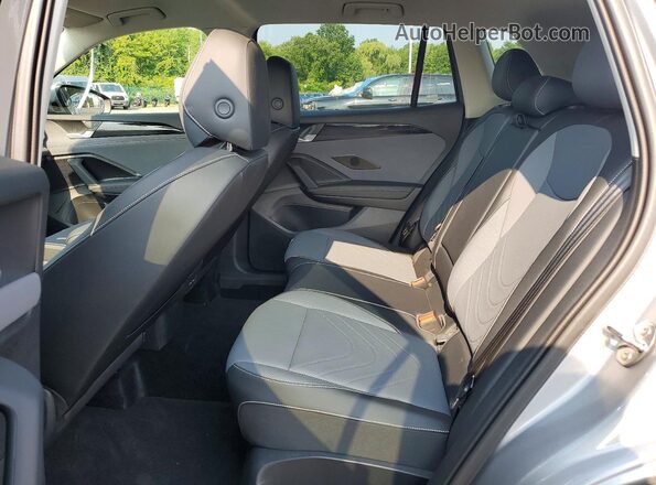 3VVER7RM9SM051055 2025 VOLKSWAGEN TIGUAN Silver Widok wnętrza z tyłu