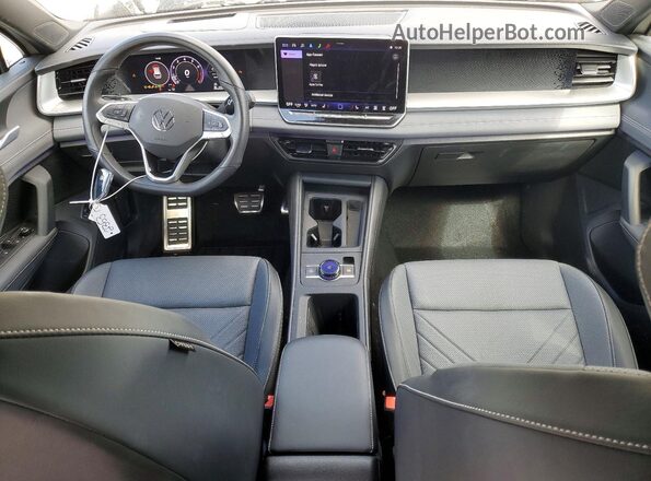 3VVGR7RM2SM012378 2025 VOLKSWAGEN TIGUAN Gray Dashboard view