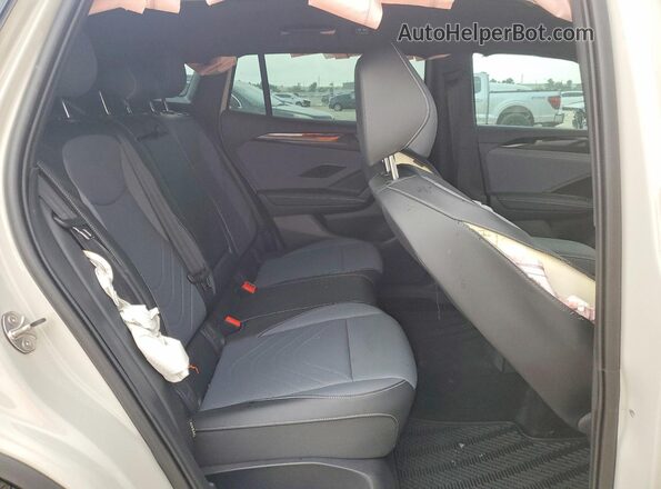 3VVHR7RM3SM061030 2025 VOLKSWAGEN TIGUAN Gray Widok wnętrza z tyłu