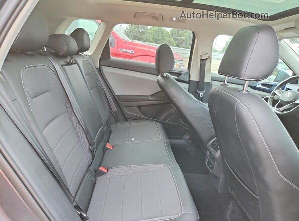 3VVLX7B26NM045899 2022 VOLKSWAGEN TAOS Gray Rear interior view