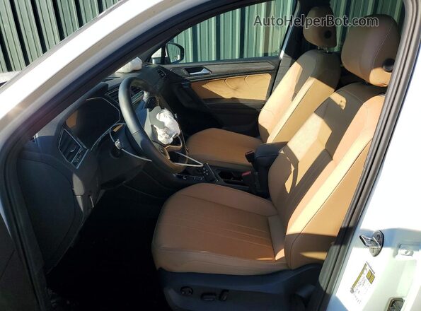 3VVMB7AX2RM080204 2024 VOLKSWAGEN TIGUAN Белый Вид салона спереди