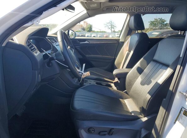 3VVMB7AX7RM064791 2024 VOLKSWAGEN TIGUAN Белый Вид салона спереди
