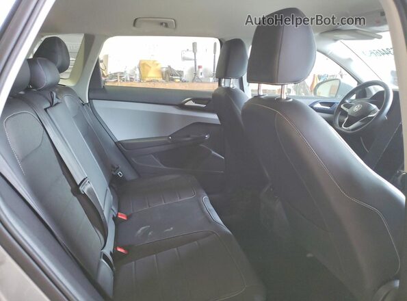 3VVRX7B24NM097882 2022 VOLKSWAGEN TAOS Silver Rear interior view