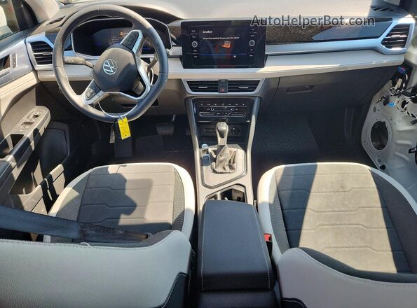 3VVSC7B25TM001140 2026 VOLKSWAGEN TAOS White Առջևի վահանակի տեսք