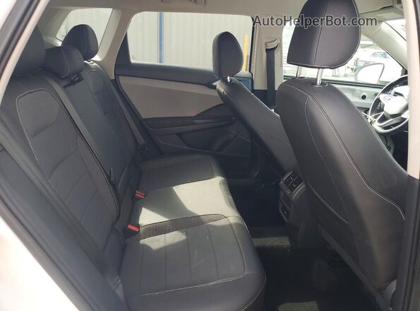 3VVSX7B25RM047760 2024 VOLKSWAGEN TAOS White უკანა სალონის ხედი