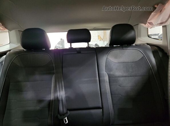 3VVUC7B29TM023179 2026 VOLKSWAGEN TAOS Silver Rear seats view