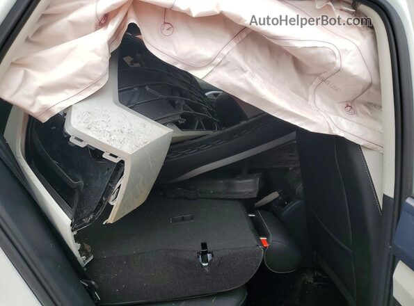 3VVUC7B29TM030228 2026 VOLKSWAGEN TAOS White უკანა სალონის ხედი