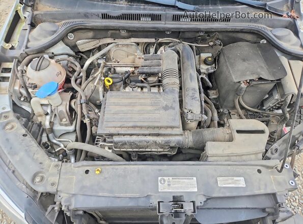 3VW167AJ5HM348692 2017 VOLKSWAGEN JETTA Gray Rear interior view