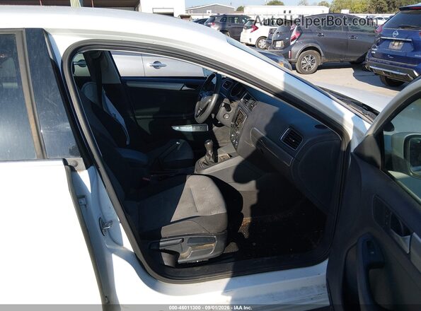 3VW167AJXHM226345 2017 VOLKSWAGEN JETTA White Вид салону спереду