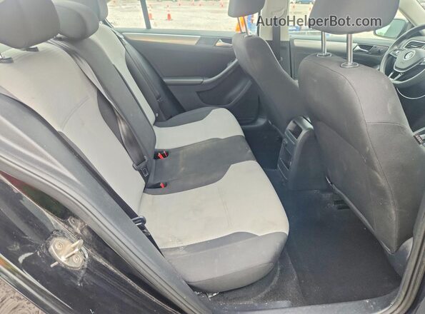 3VW2B7AJ5HM257423 2017 VOLKSWAGEN JETTA Black Вид задніх сидінь