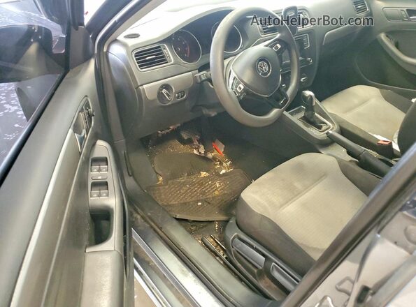 3VW2B7AJ6HM348068 2017 VOLKSWAGEN JETTA Серый Вид панели приборов