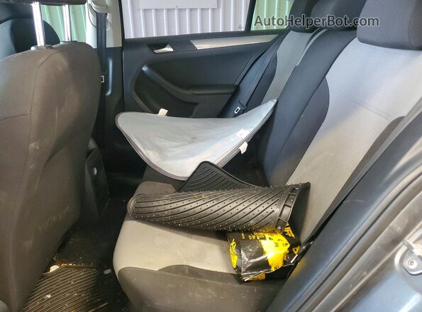 3VW2B7AJ6HM348068 2017 VOLKSWAGEN JETTA Серый Вид задних сидений