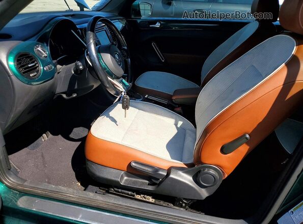 3VW517ATXHM819074 2017 VOLKSWAGEN BEETLE Teal Vista interior delantera