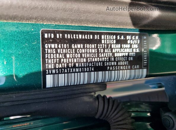 3VW517ATXHM819074 2017 VOLKSWAGEN BEETLE Teal Vista del compartimento del motor