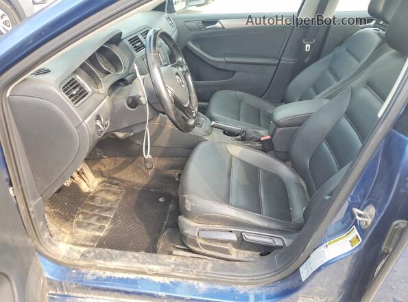 3VWB67AJ7HM401395 2017 VOLKSWAGEN JETTA Blue Вид салону спереду
