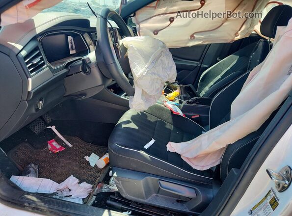 3VWBM7BU4NM034336 2022 VOLKSWAGEN JETTA Белый Вид салона спереди
