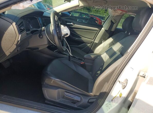 3VWC57BU9KM139967 2019 VOLKSWAGEN JETTA Gray Front interior view