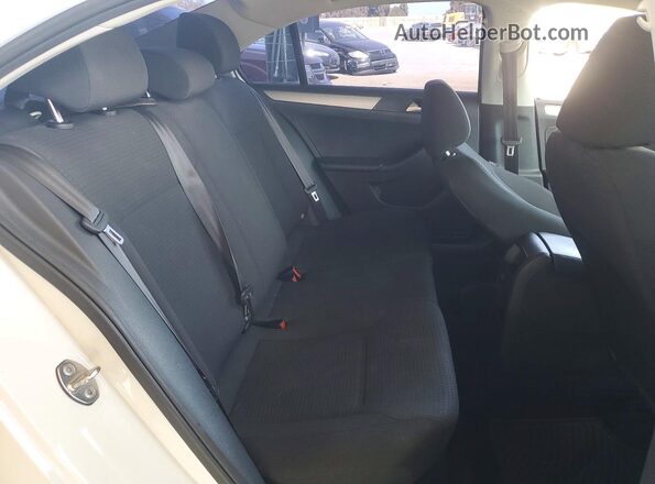 3VWD67AJ1GM332033 2016 VOLKSWAGEN JETTA White Հետևի նստատեղերի տեսք