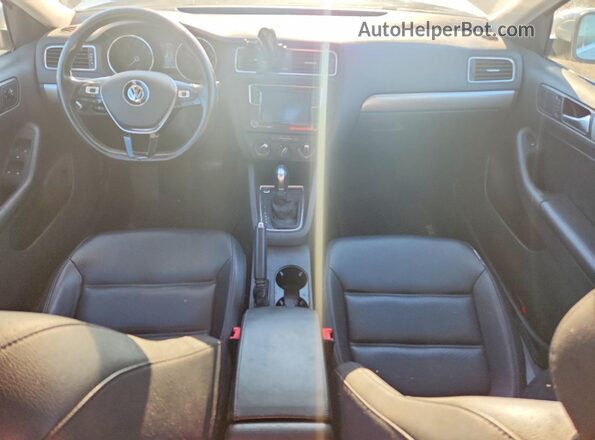 3VWDB7AJ1HM223830 2017 VOLKSWAGEN JETTA White Вид панелі приладів