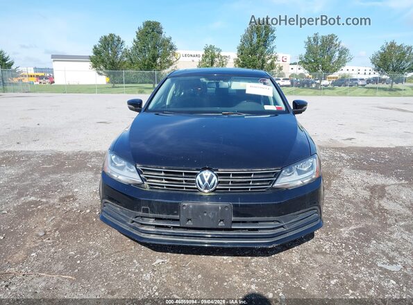 3VWDB7AJ4JM263891 2018 VOLKSWAGEN JETTA Черный Вид панели приборов