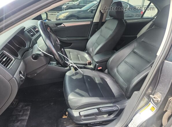 3VWDB7AJ5HM336910 2017 VOLKSWAGEN JETTA Silver წინა სალონის ხედი