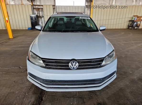 3VWDB7AJ7HM355085 2017 VOLKSWAGEN JETTA White Widok z przodu