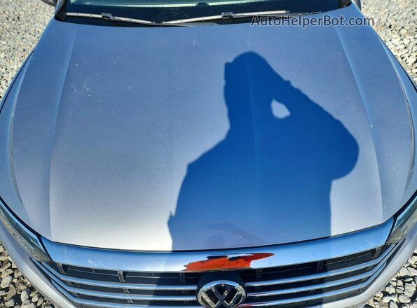 3VWEB7BU8LM046022 2020 VOLKSWAGEN JETTA Silver Вид задньої частини салону