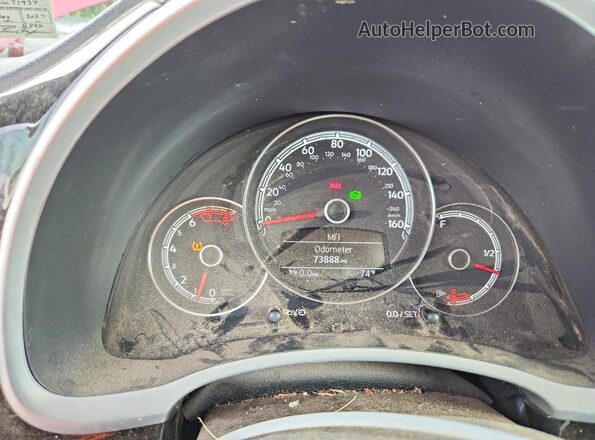 3VWF17AT7HM604434 2017 VOLKSWAGEN BEETLE Pink Instrument cluster view
