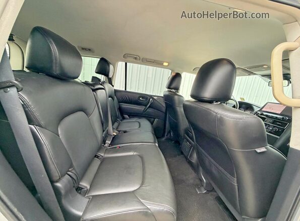 JN8AY2AC8M9146394 2021 NISSAN ARMADA Silver Vista interior delantera