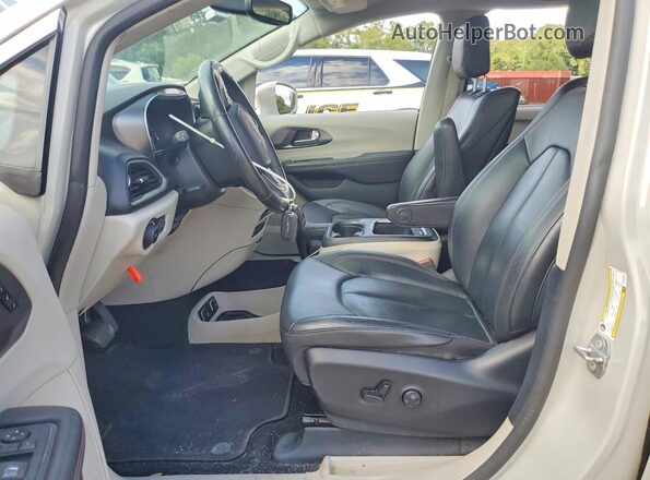 2C4RC1EG2LR103490 2020 CHRYSLER PACIFICA Beige Dashboard view