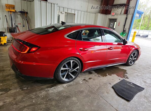 5NPEJ4J21MH069847 2021 HYUNDAI SONATA Красный Передняя правая четверть