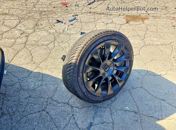 7SAYGDEE8NF325940 2022 TESLA MODEL Red Vista de la etiqueta del VIN