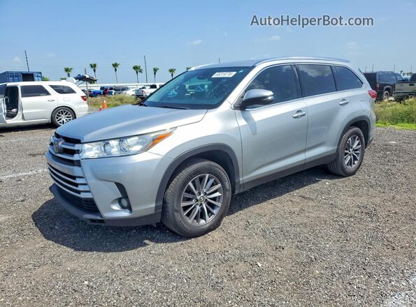 5TDKZRFH6KS352564 2019 TOYOTA HIGHLANDER Silver Tył lewy